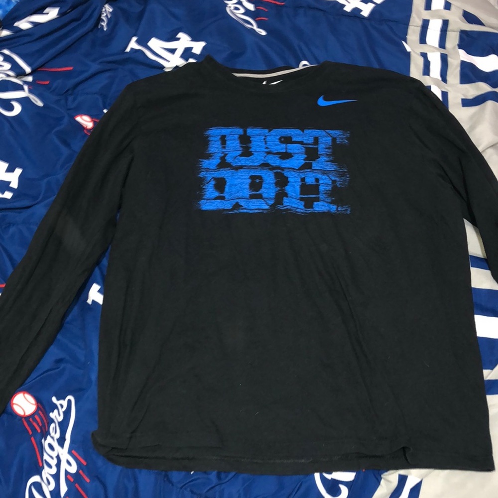 mens long sleeve nike shirt (nwot)